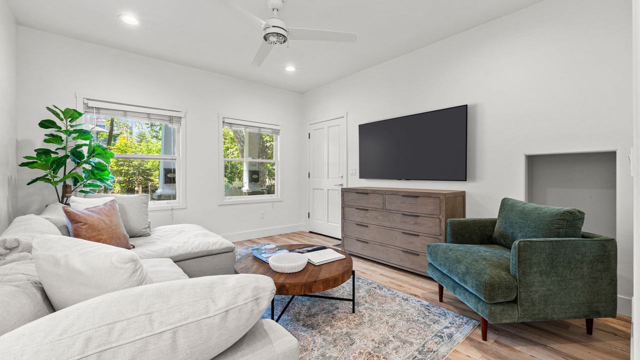 Photo of Livingroom in Downtown Sacramento