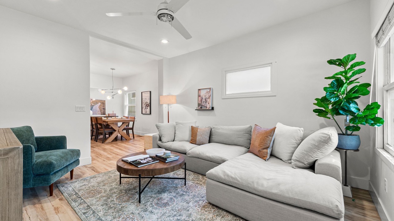 Photo of Livingroom in Downtown Sacramento