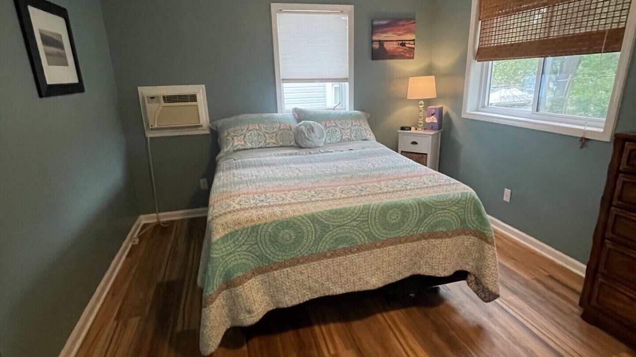 Photo of Bedroom in Lakeville
