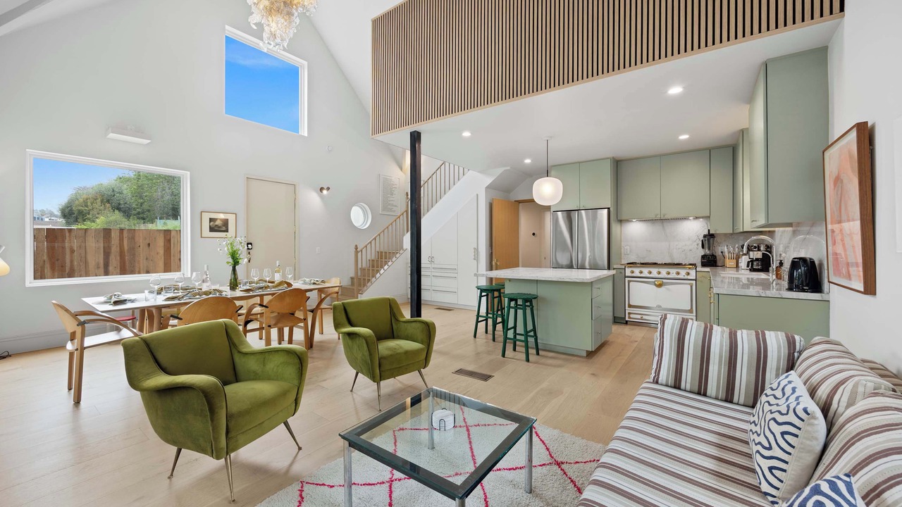 Photo of Livingroom in Sunset Junction