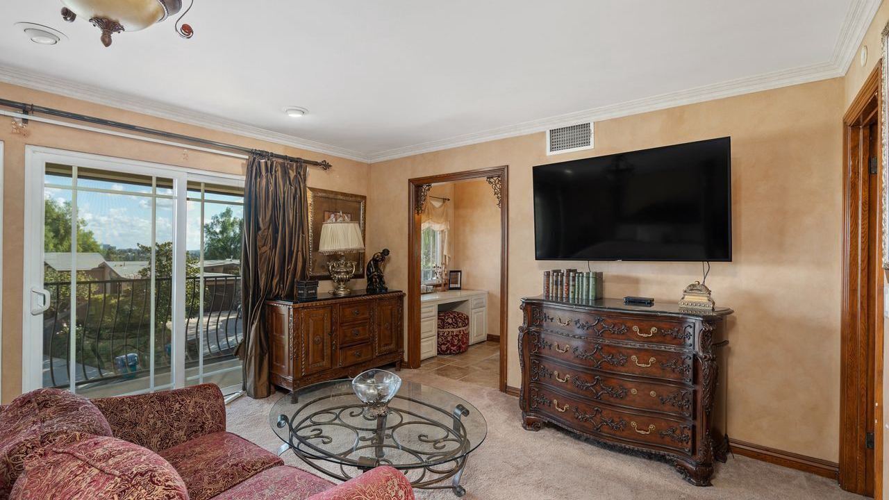 Photo of Livingroom in Los Angeles County
