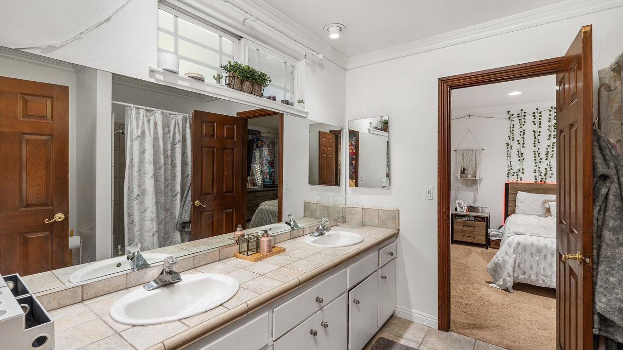 Photo of Bathroom in Los Angeles County