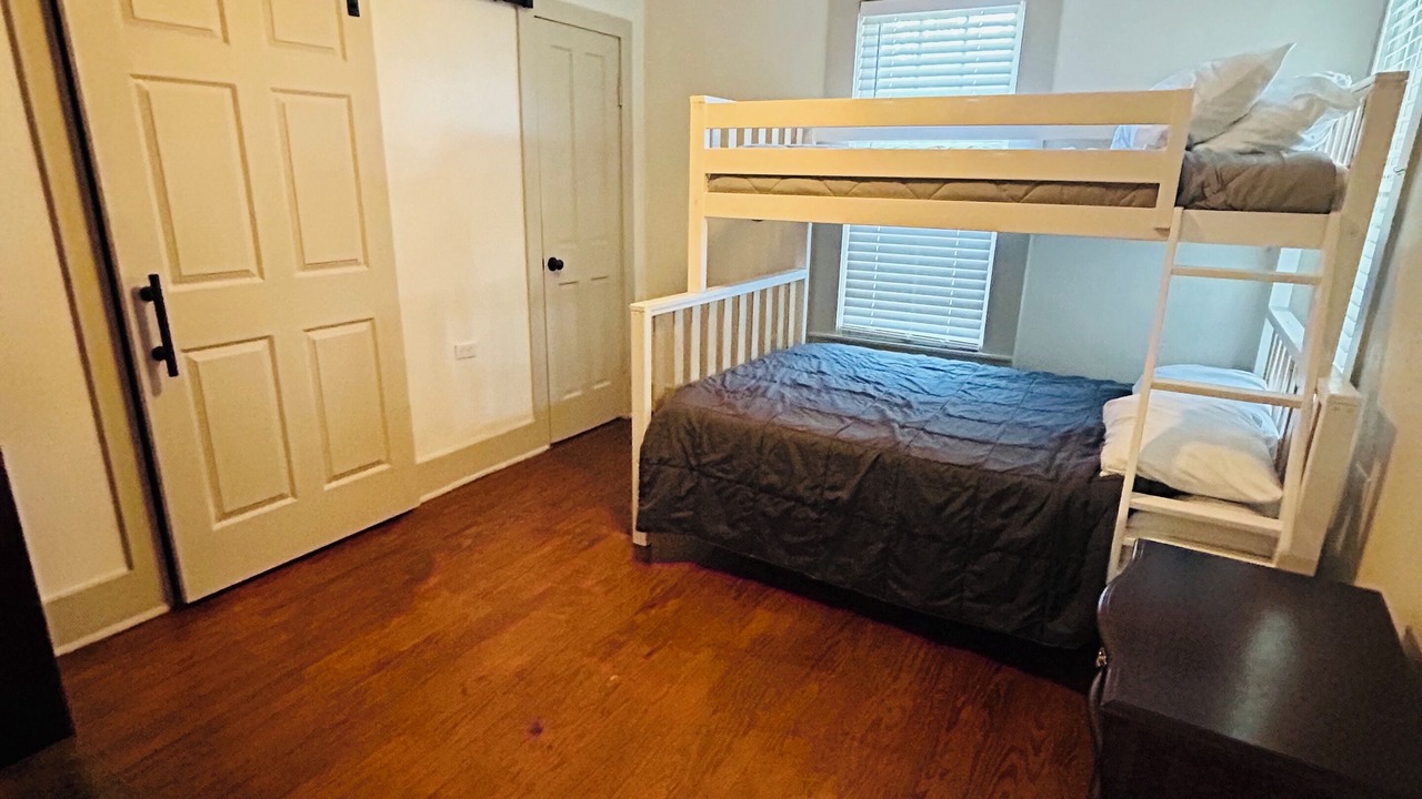 Photo of Bedroom in Lawrence