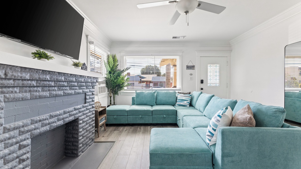 Photo of Livingroom in Eastside