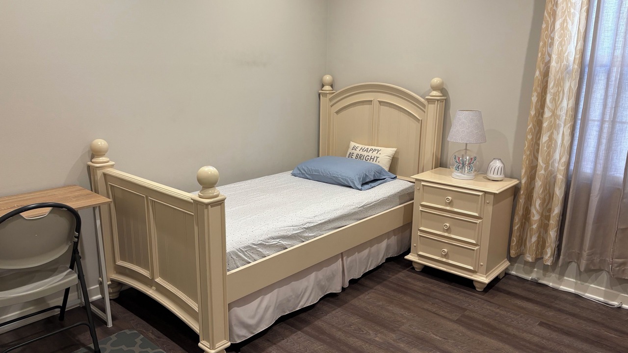 Photo of Bedroom in Portola Springs