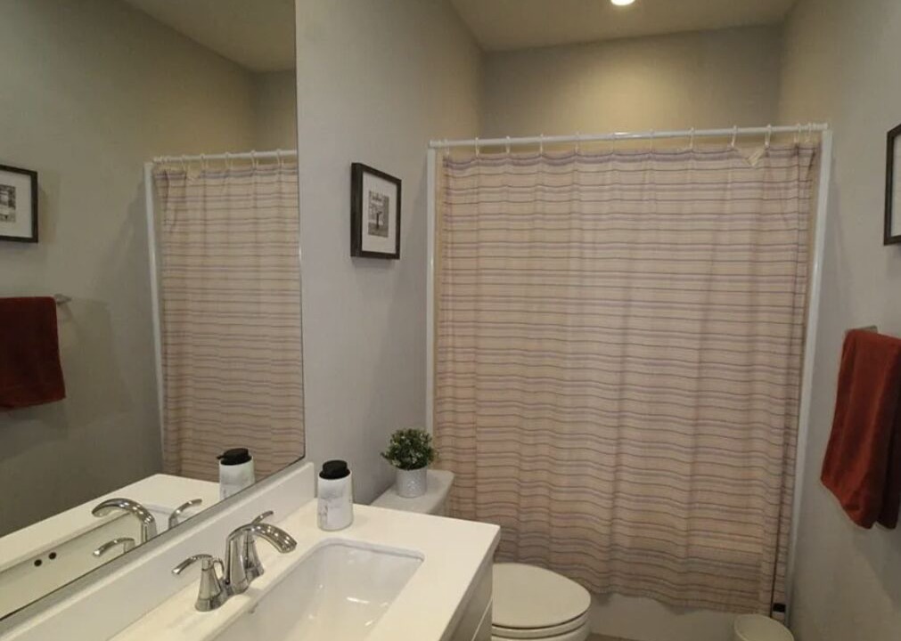 Photo of Bathroom in Portola Springs