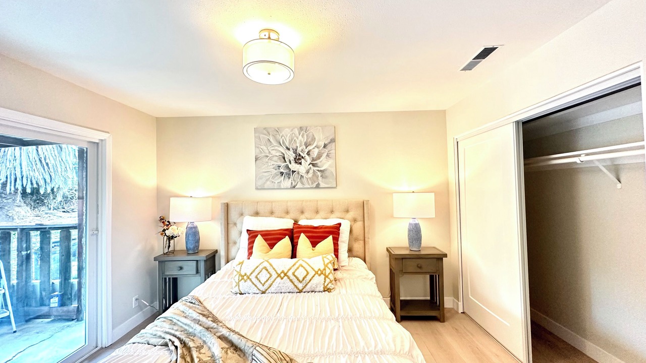 Photo of Bedroom in Shoreline West