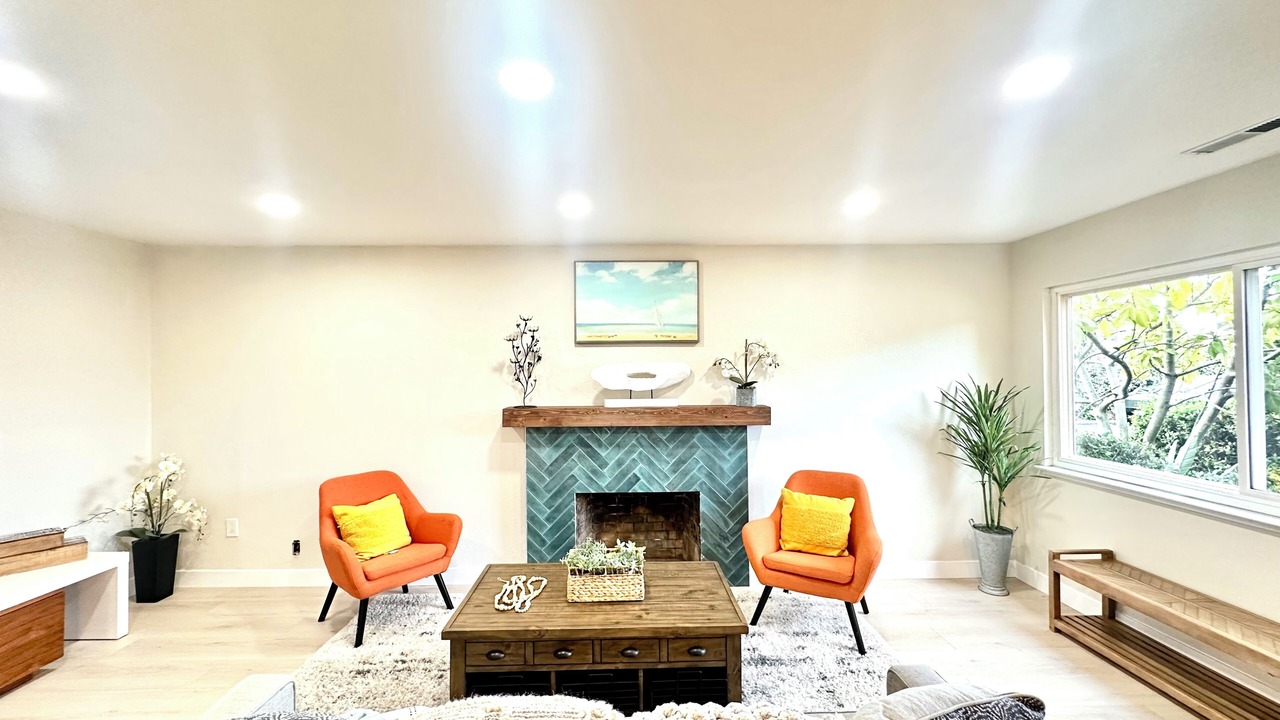 Photo of Livingroom in Shoreline West