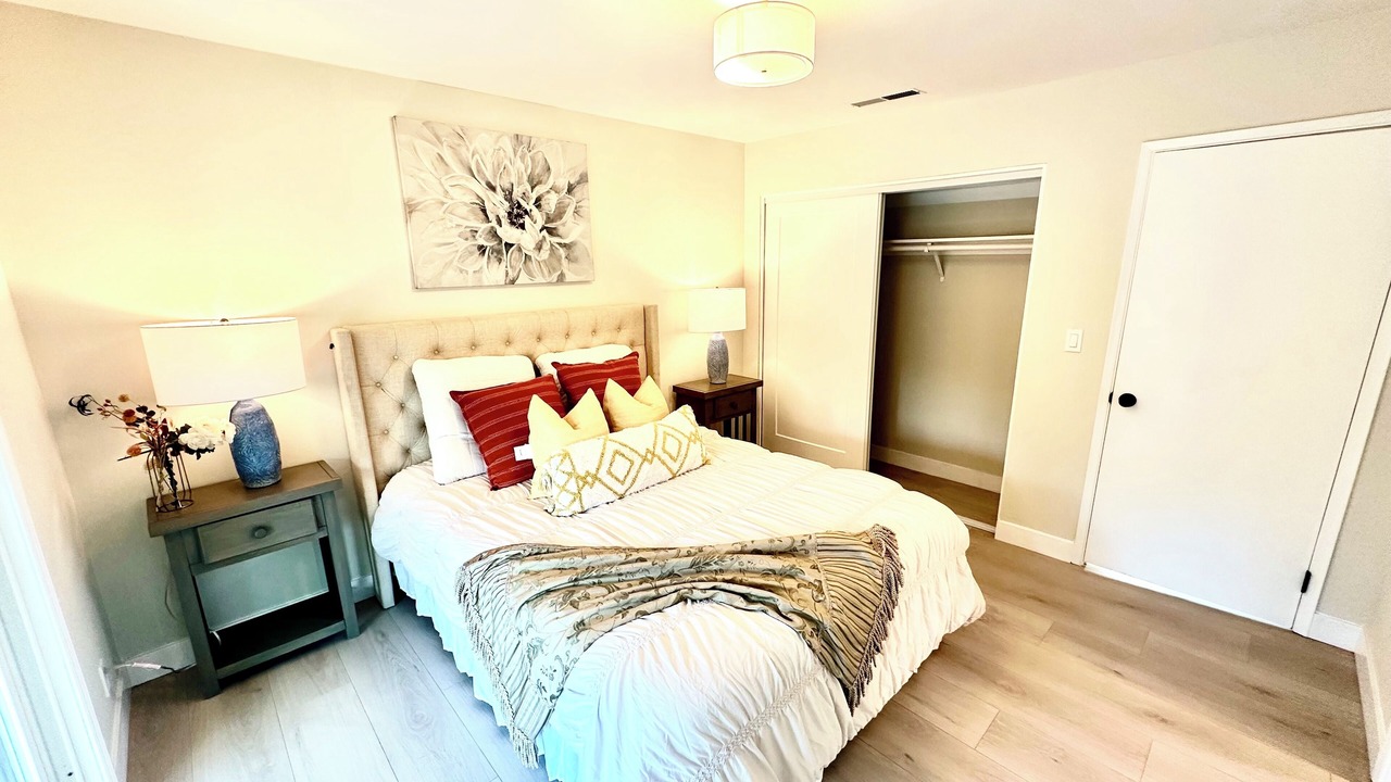 Photo of Bedroom in Shoreline West