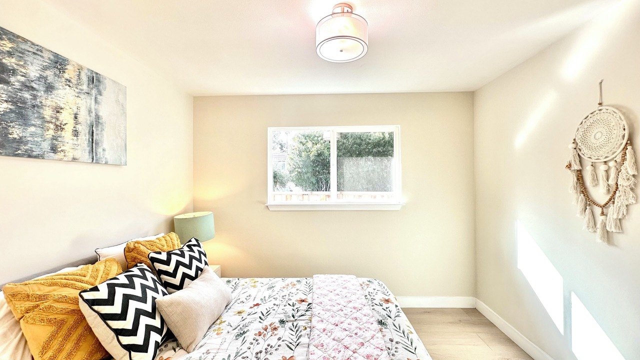 Photo of Bedroom in Shoreline West
