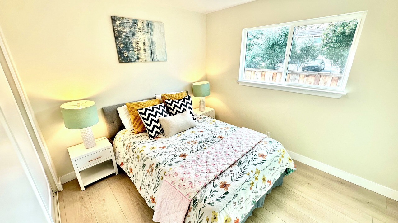 Photo of Bedroom in Shoreline West