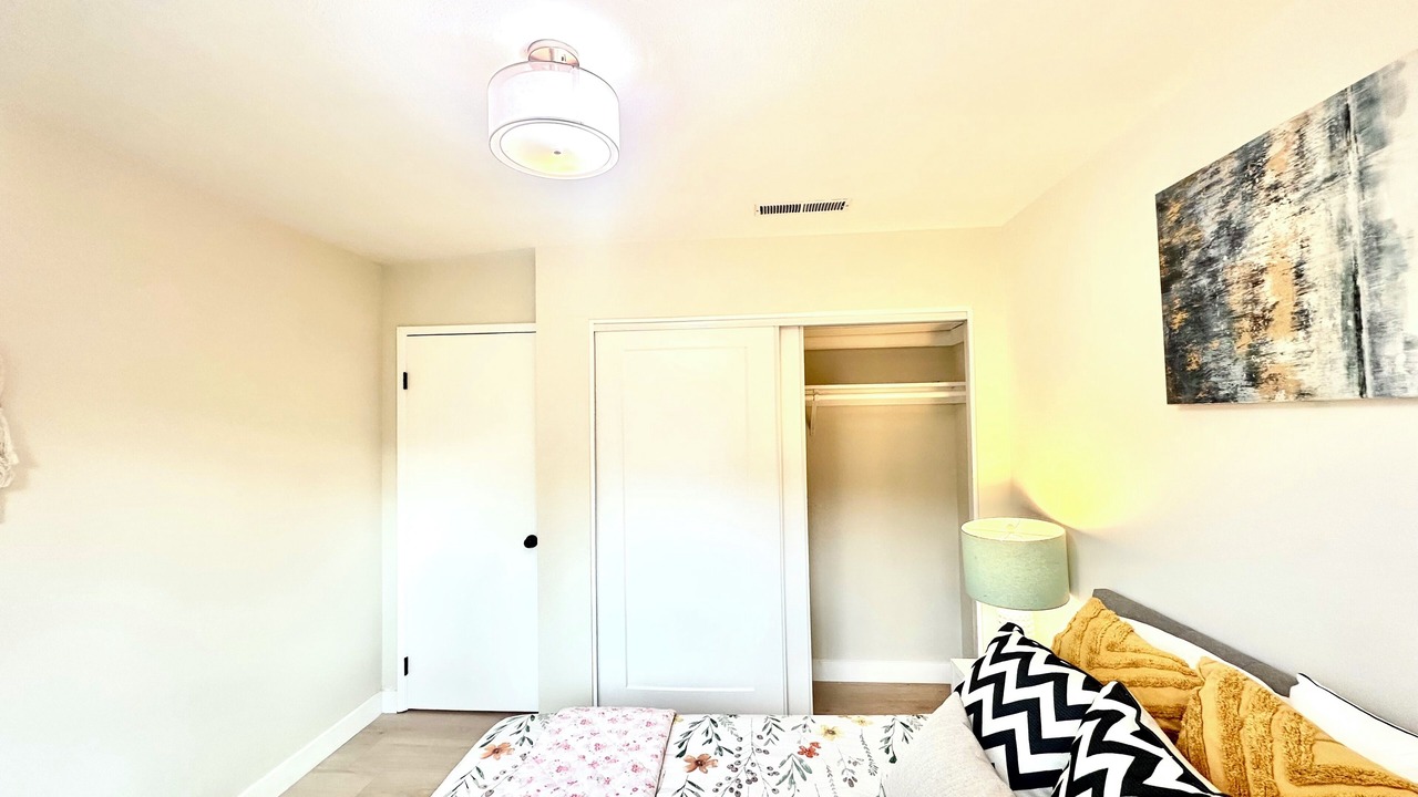 Photo of Bedroom in Shoreline West