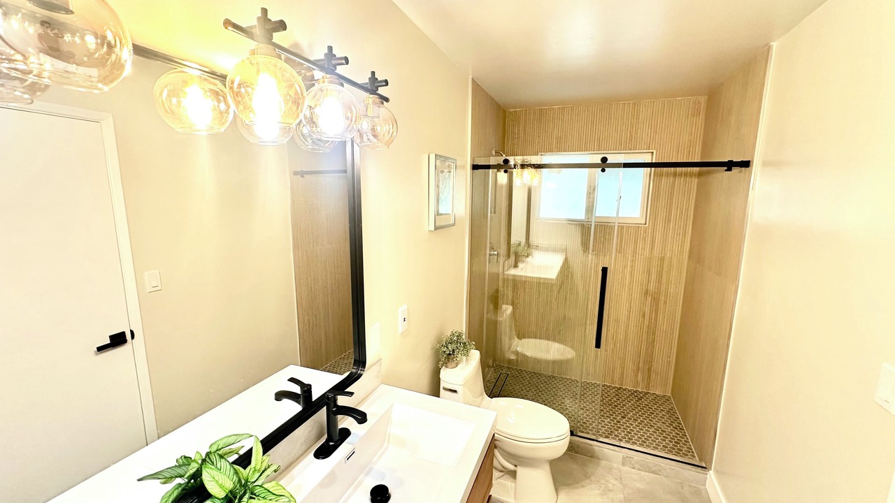 Photo of Bathroom in Shoreline West
