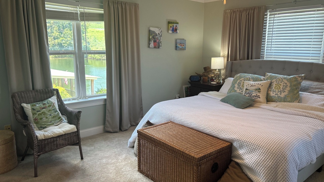 Photo of Bedroom in Alexander City