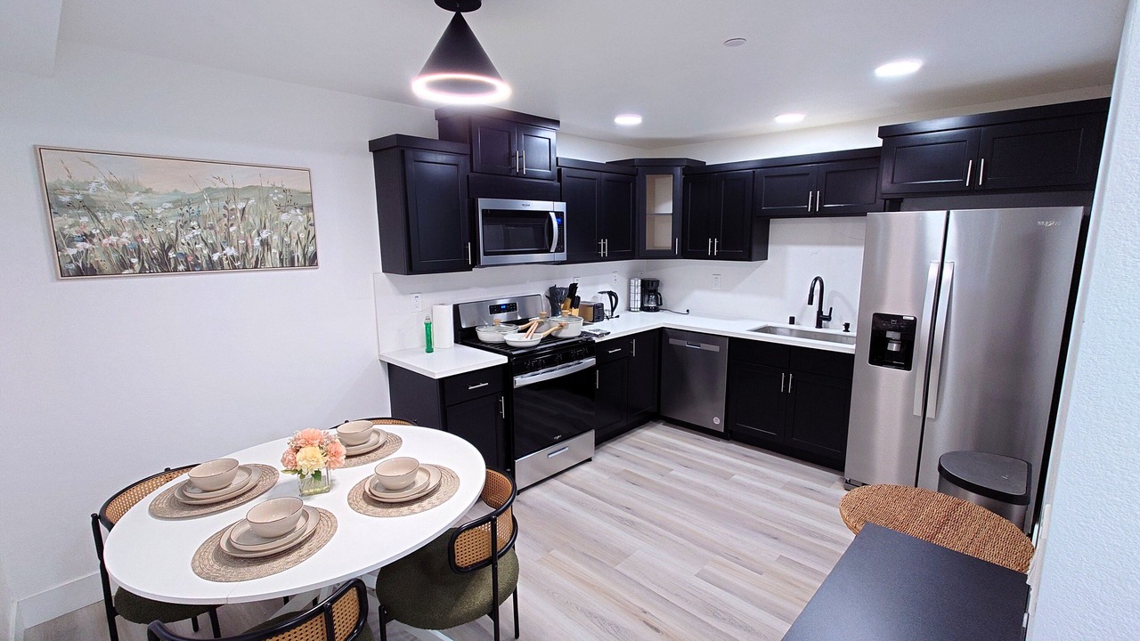 Photo of Livingroom in Van Nuys
