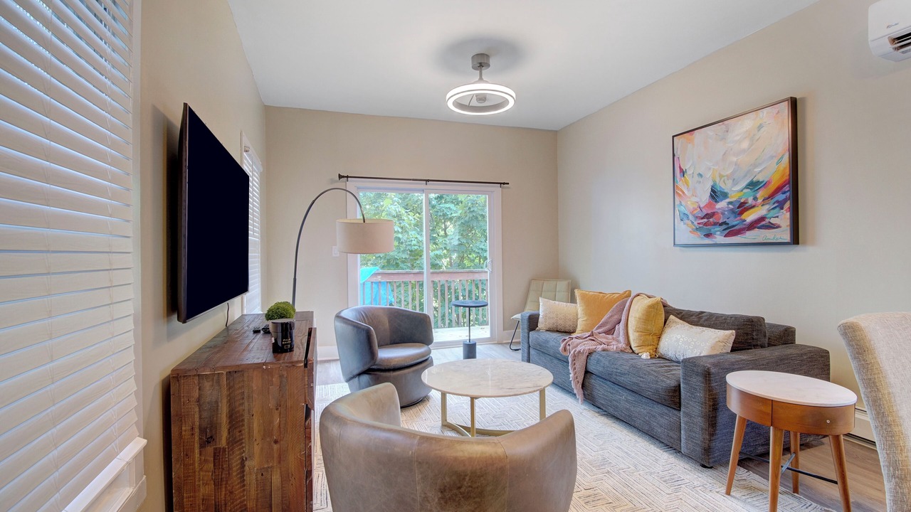 Photo of Livingroom in McGinley Square