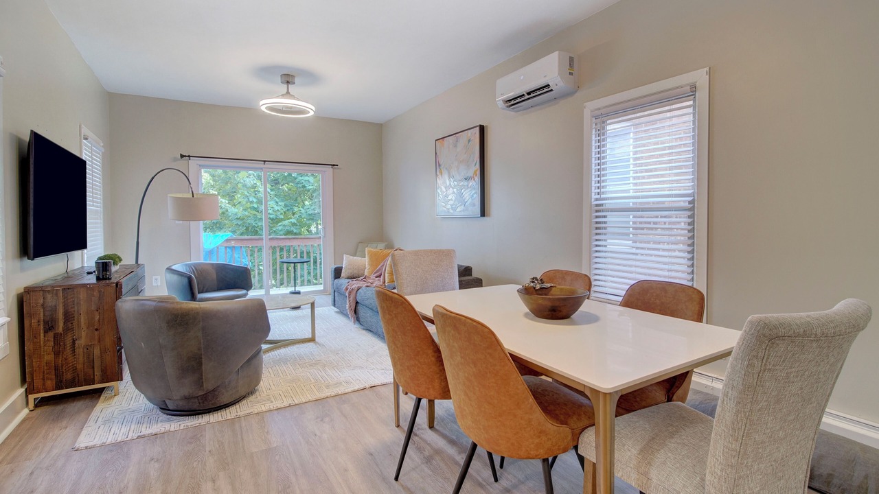Photo of Livingroom in McGinley Square