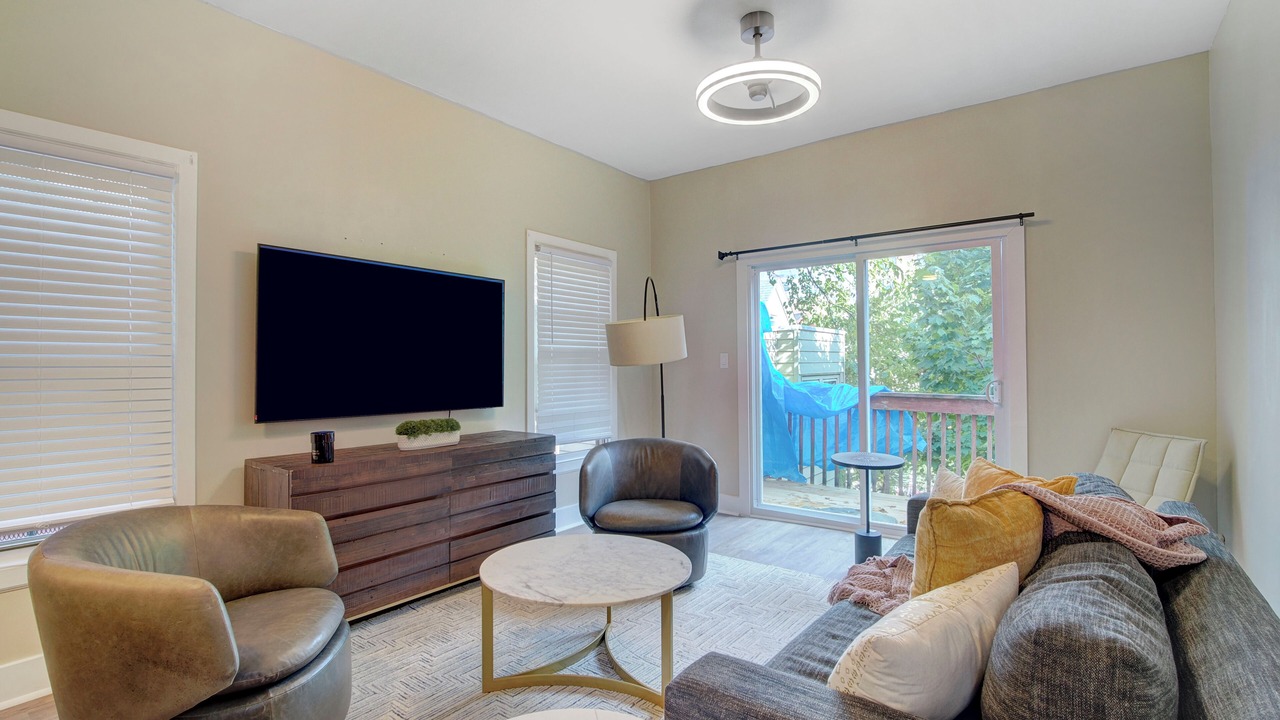 Photo of Livingroom in McGinley Square