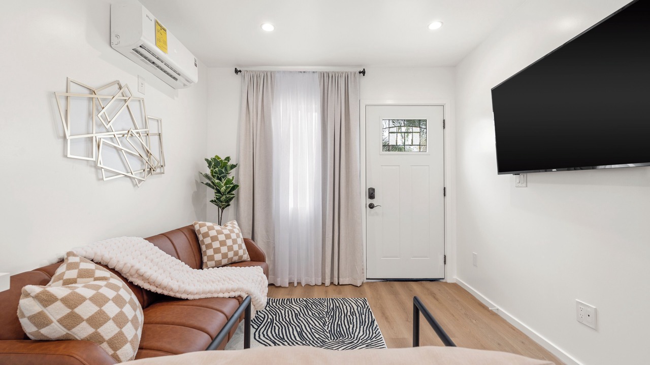 Photo of Livingroom in South Montebello