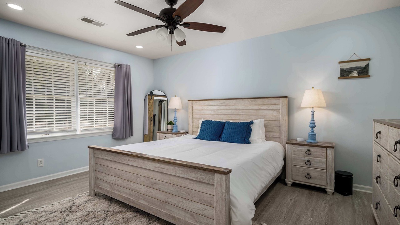 Photo of Bedroom in Northport