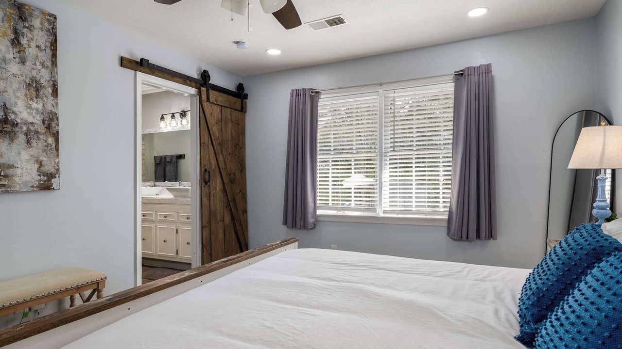 Photo of Bedroom in Northport