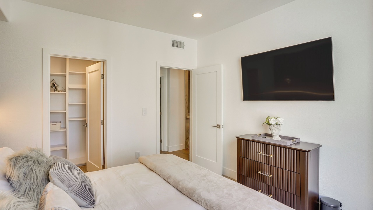 Photo of Bedroom in Airport Area