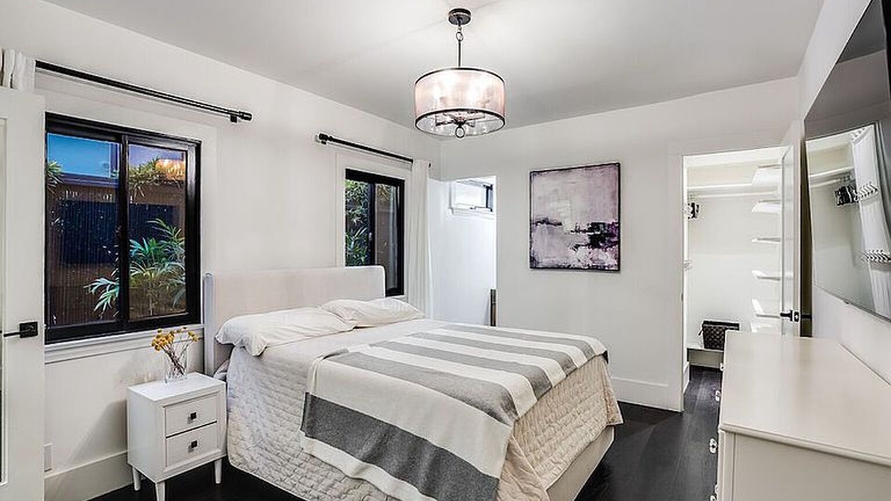 Photo of Bedroom in Fairfax District