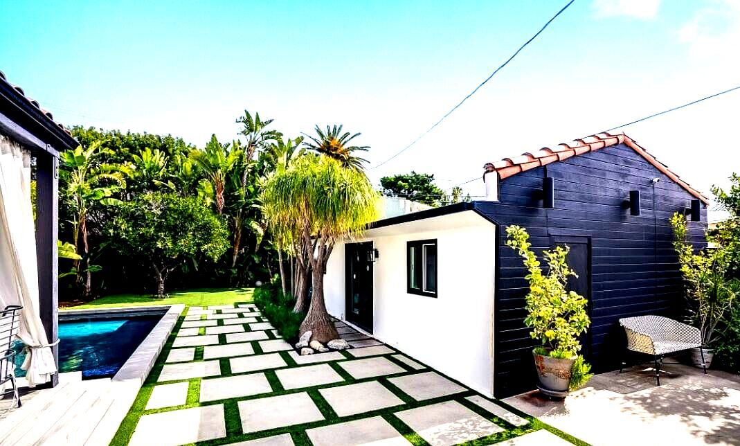 Photo of Patio Balcony in Fairfax District