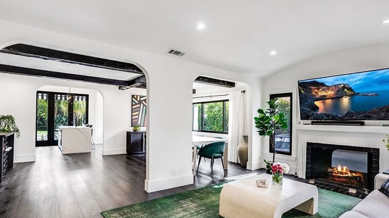 Photo of Livingroom in Fairfax District