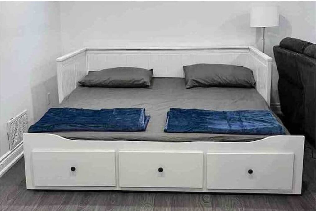 Photo of Bedroom in Clarkson-Lorne Park