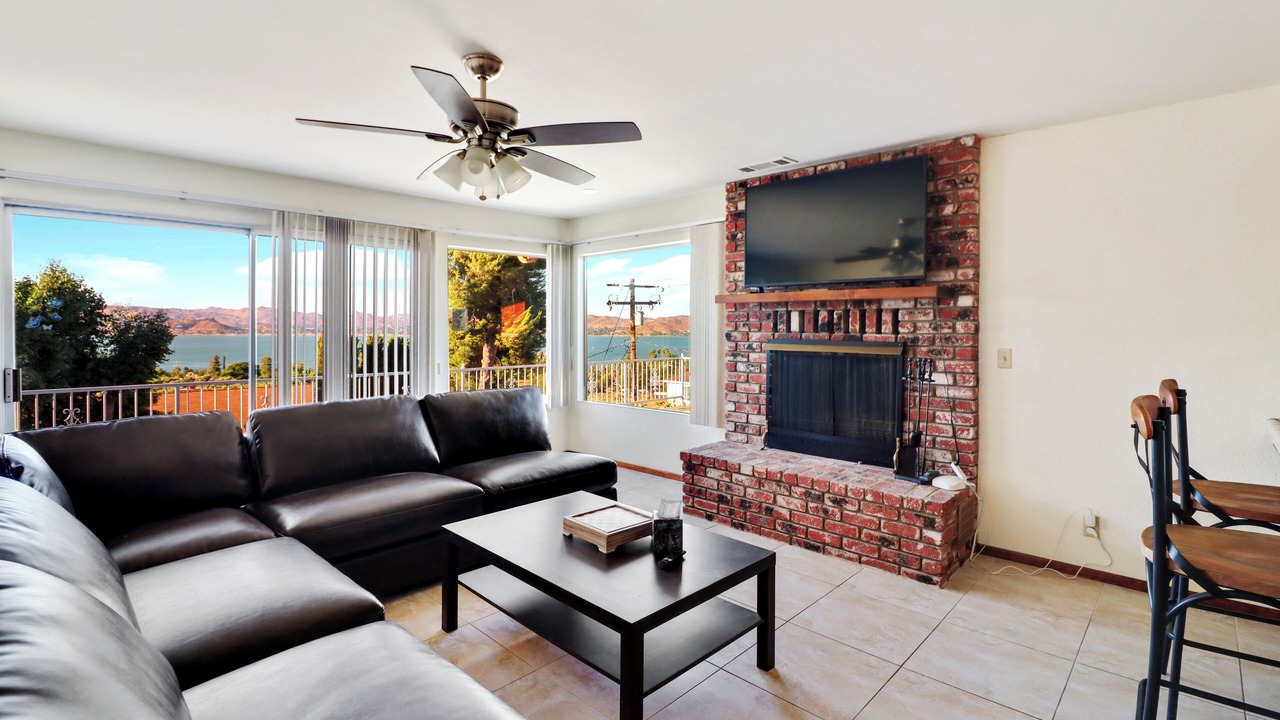 Photo of Livingroom in Lakeland Village