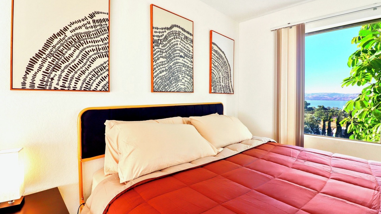 Photo of Bedroom in Lakeland Village