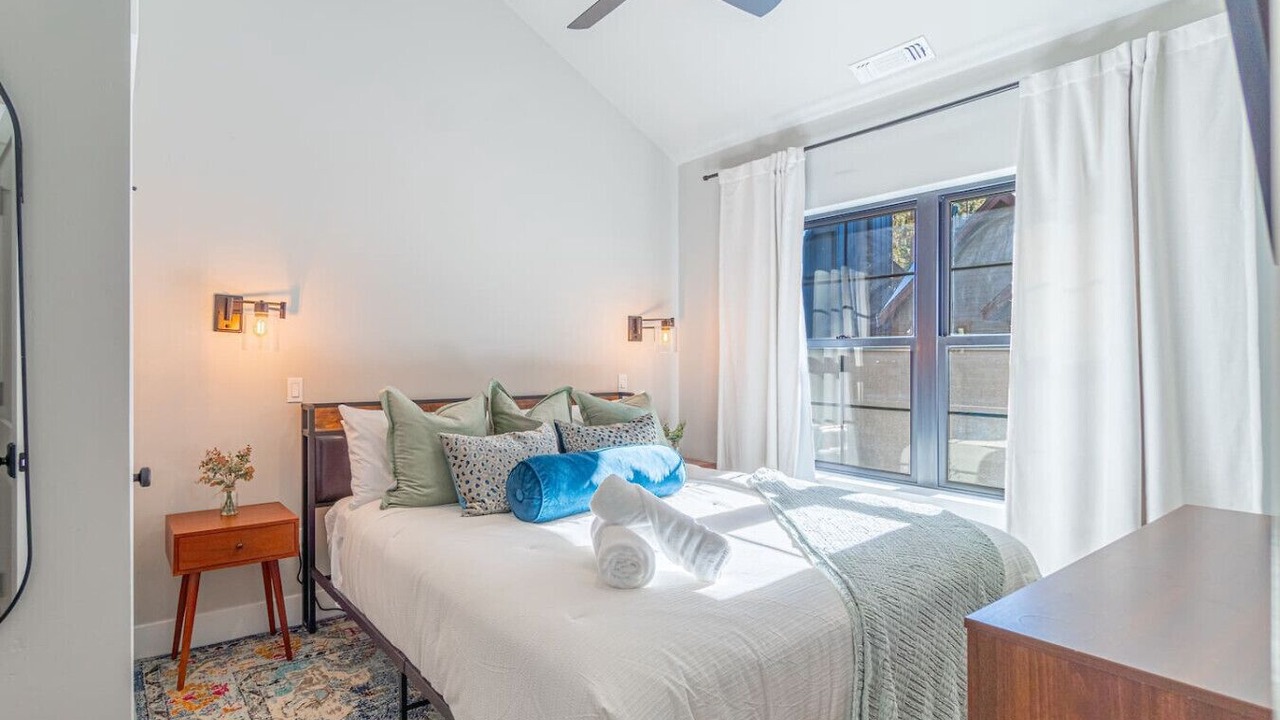 Photo of Bedroom in Lincoln Park