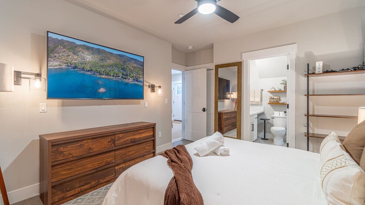 Photo of Bedroom in Lincoln Park