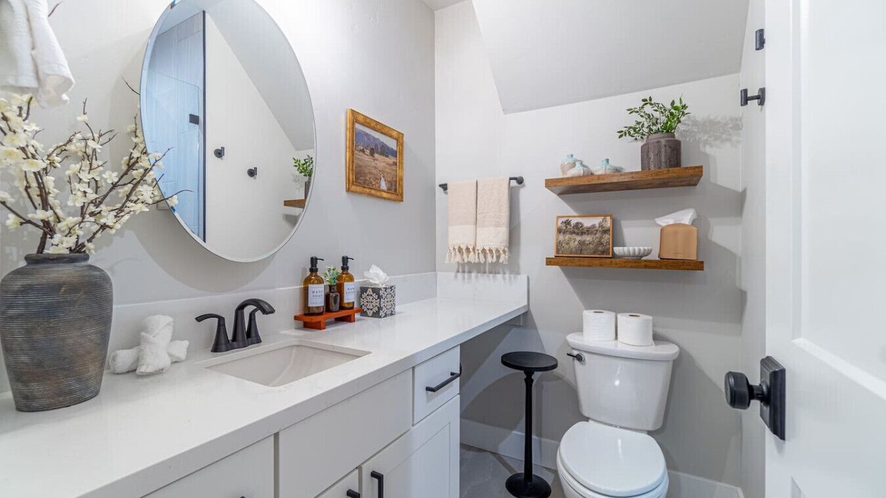 Photo of Bathroom in Lincoln Park