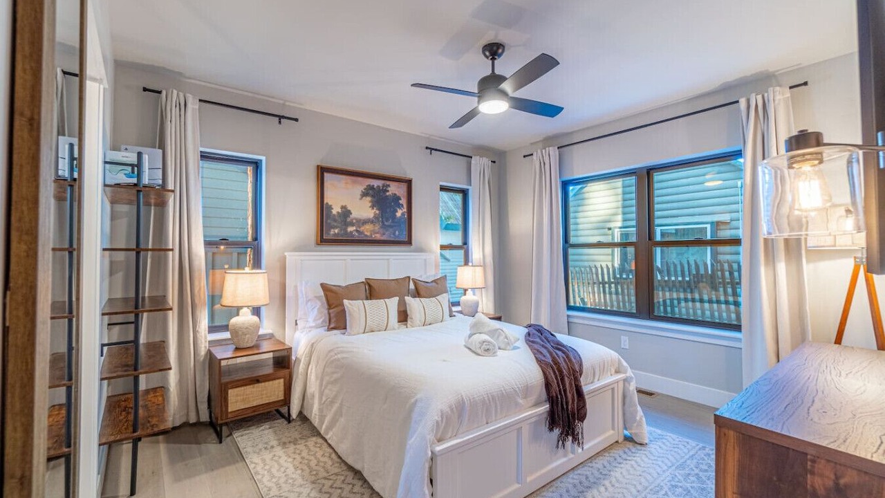 Photo of Bedroom in Lincoln Park