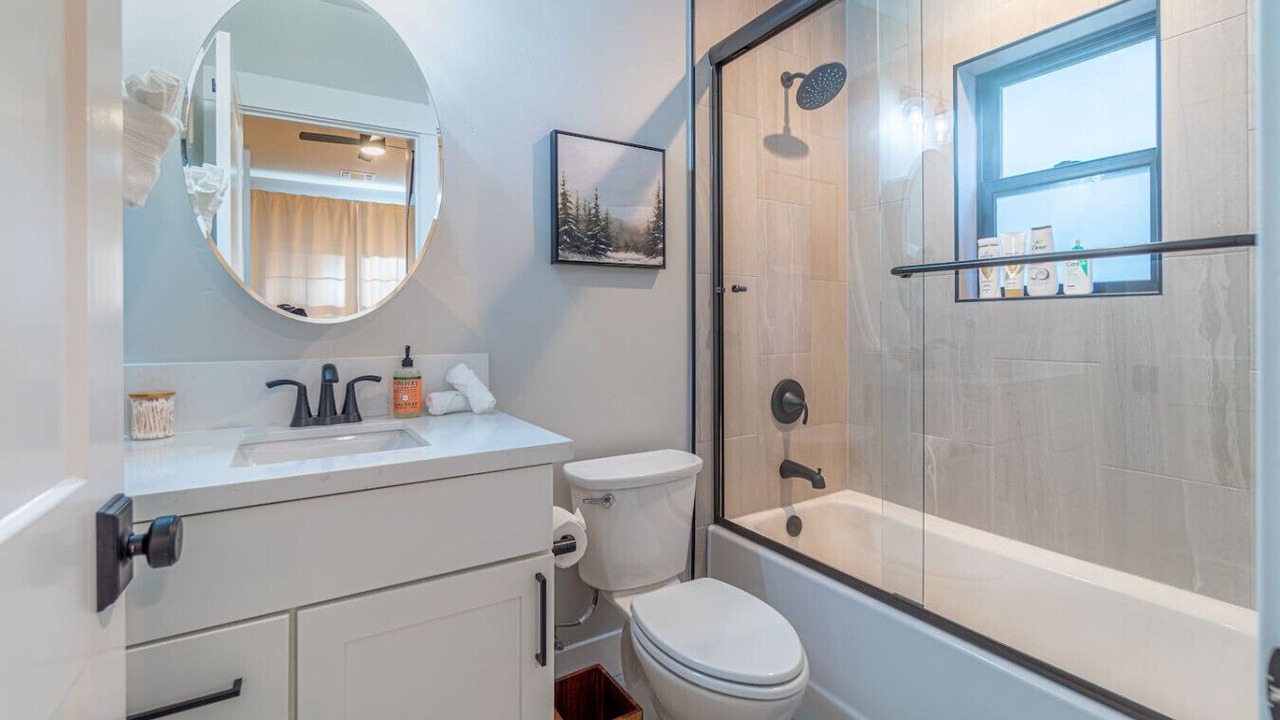 Photo of Bathroom in Lincoln Park