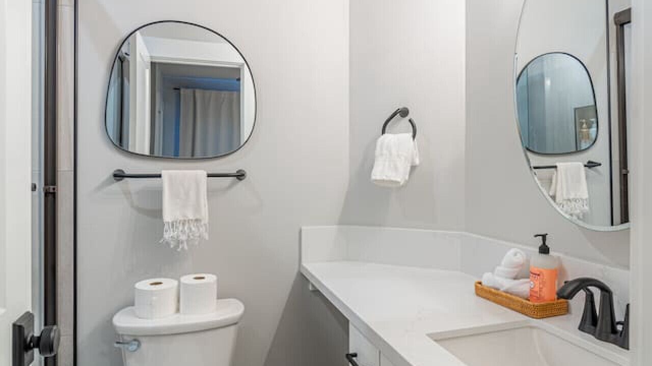 Photo of Bathroom in Lincoln Park