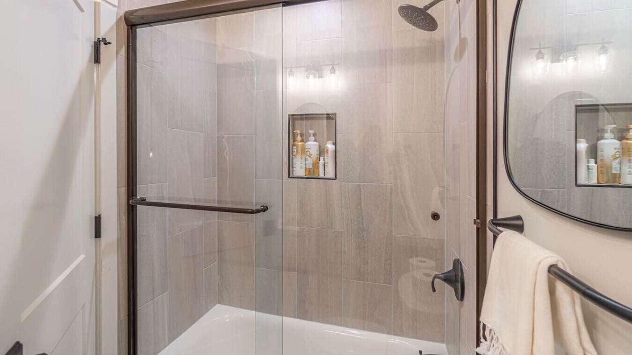 Photo of Bathroom in Lincoln Park