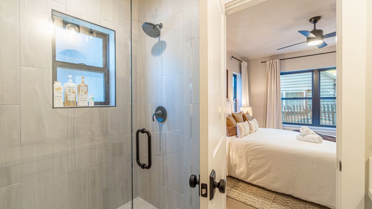 Photo of Bathroom in Lincoln Park