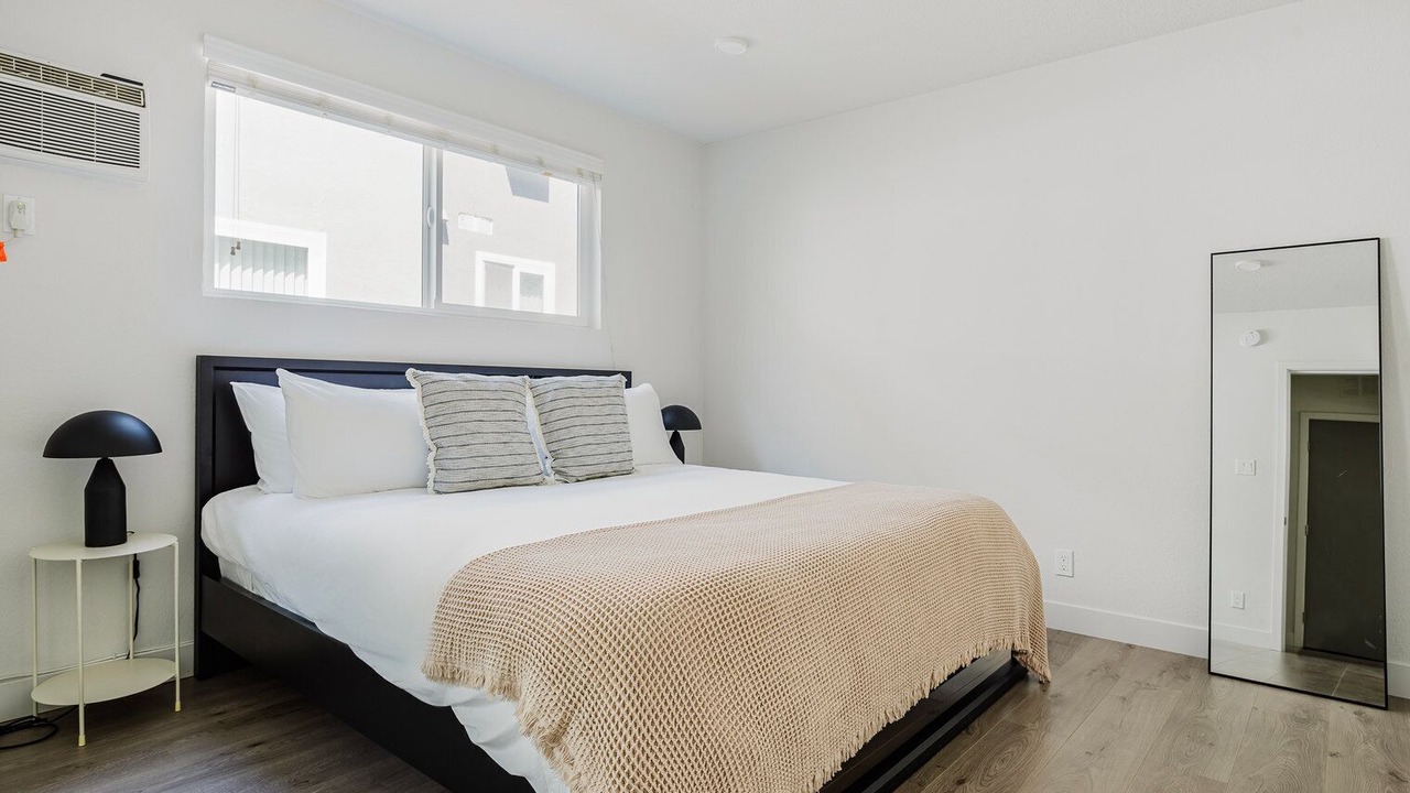 Photo of Bedroom in Mar Vista