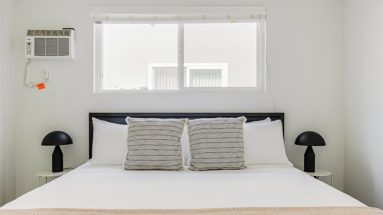 Photo of Bedroom in Mar Vista