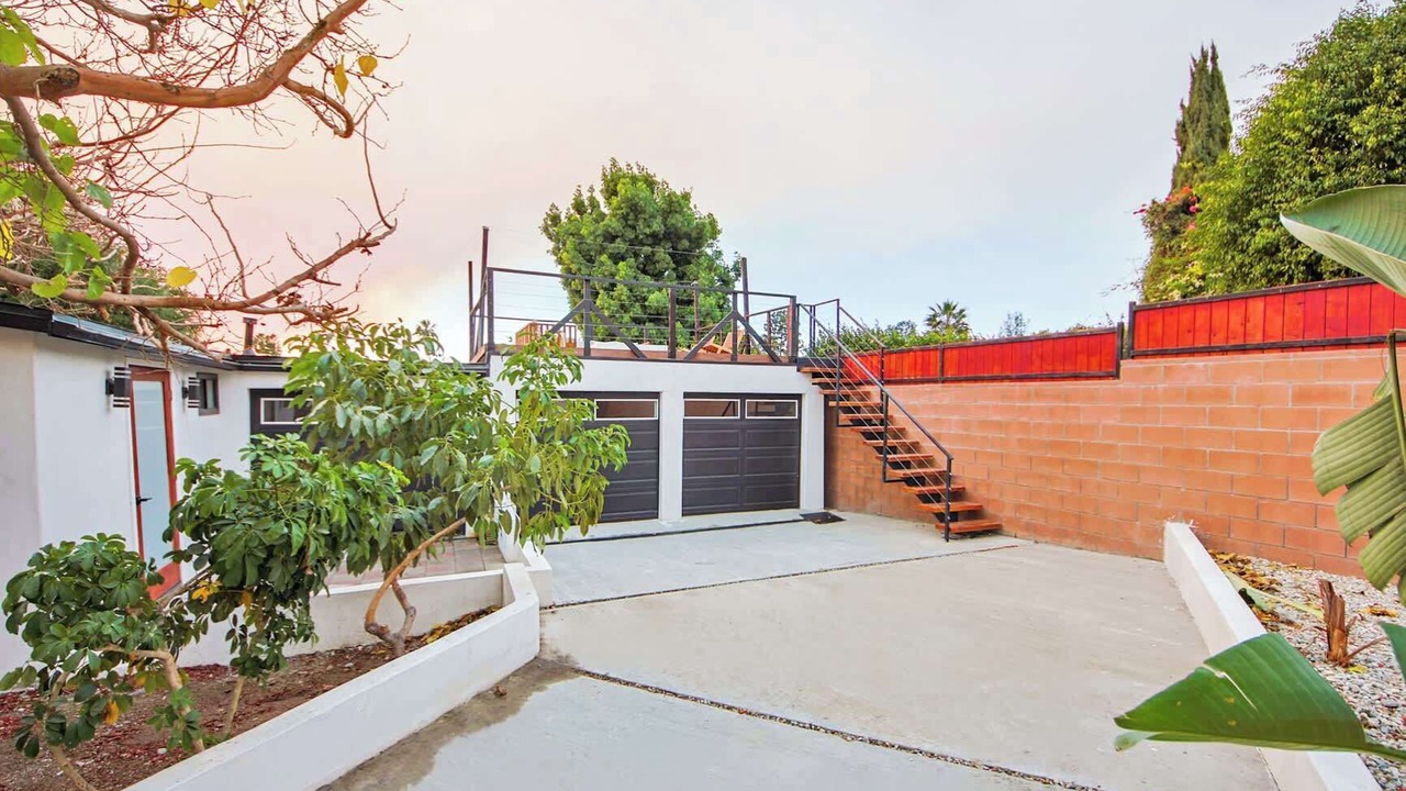 Photo of Outdoor in Silver Lake