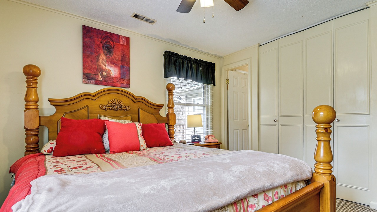 Photo of Bedroom in Wise