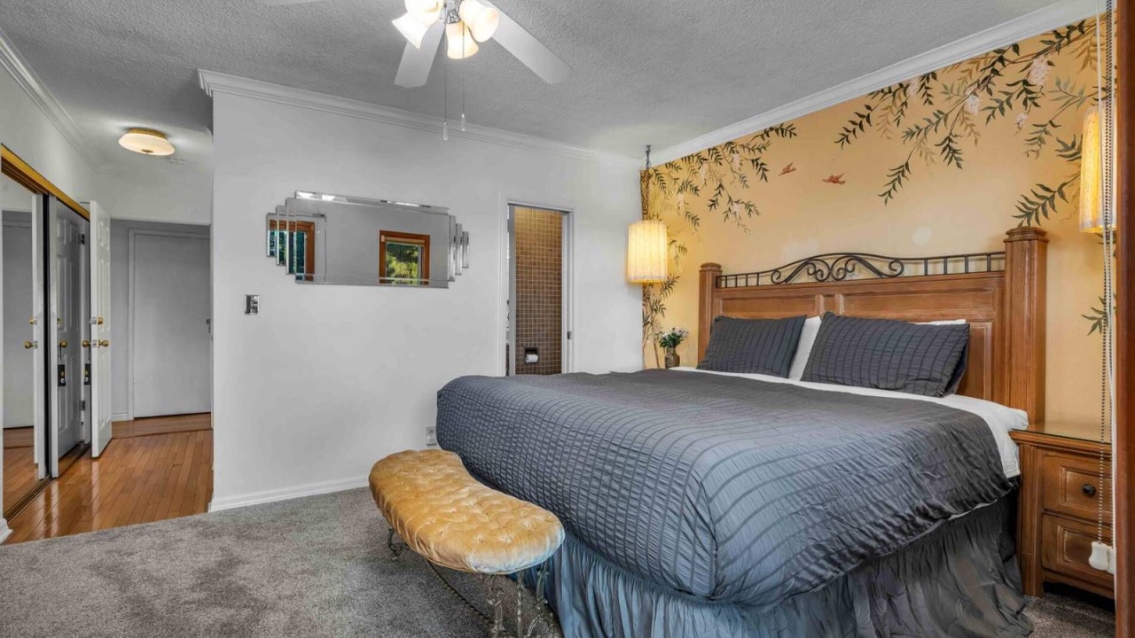 Photo of Bathroom in Hollywoodland