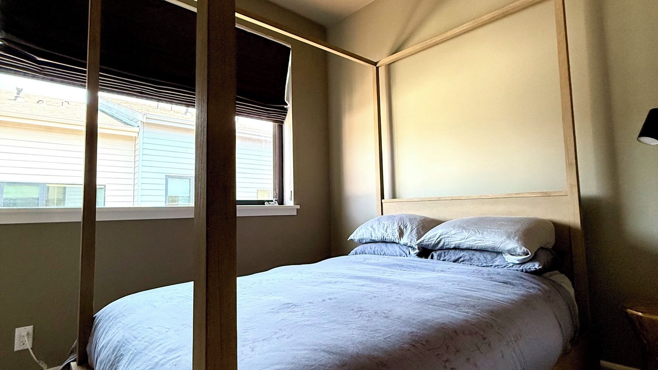 Photo of Bedroom in Upper Telegraph