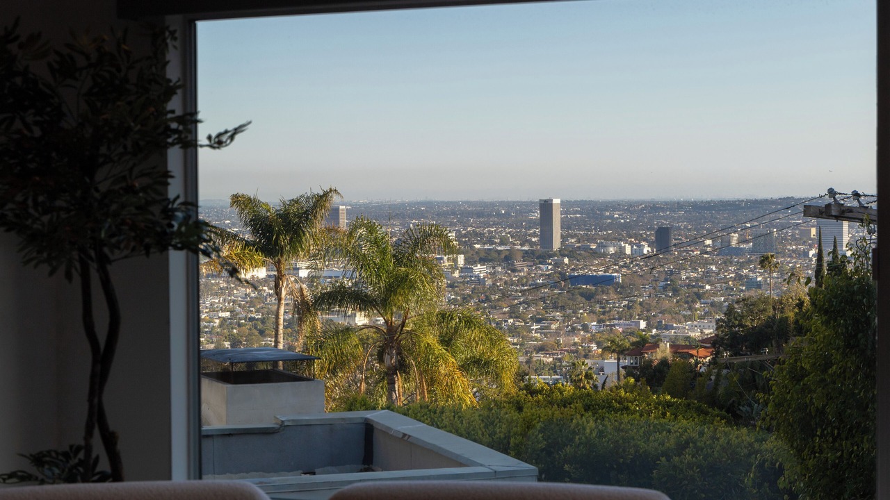 Photo of Others in Hollywood Hills West