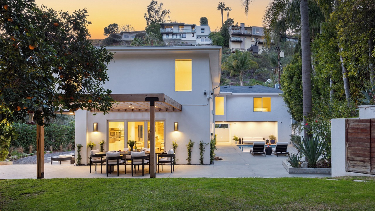 Photo of Others in Hollywood Hills West