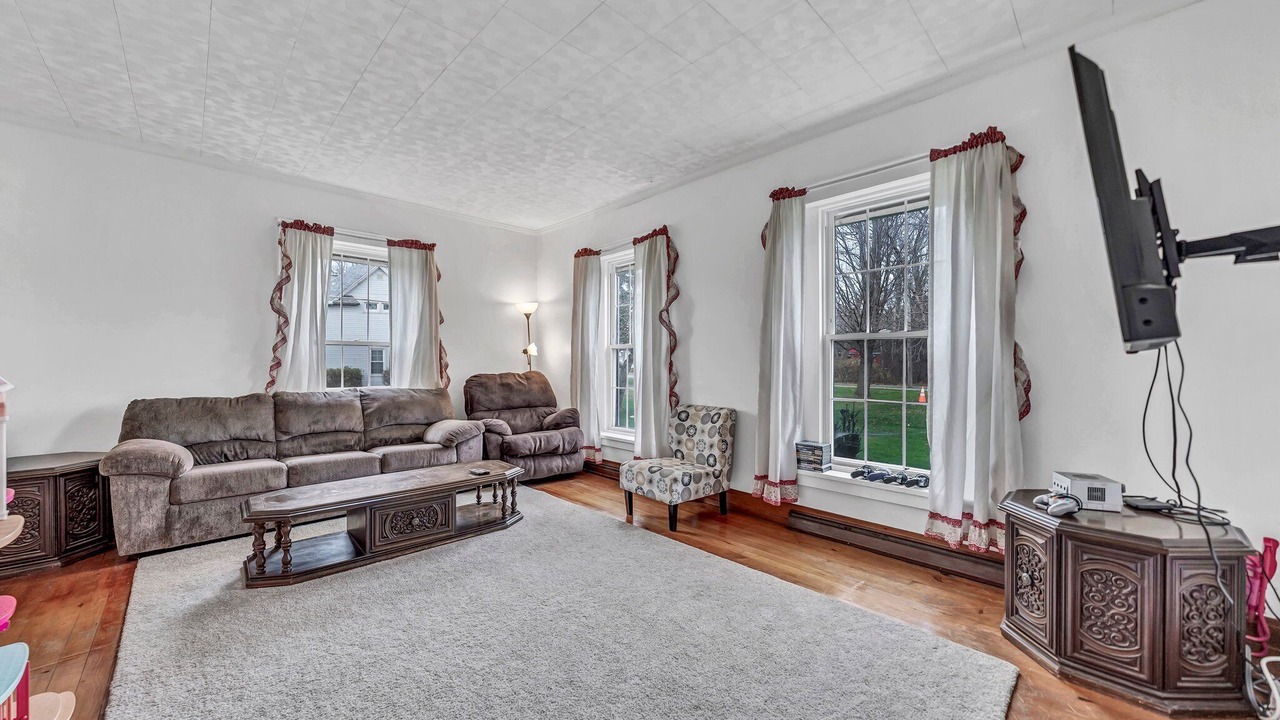 Photo of Livingroom in Farnham
