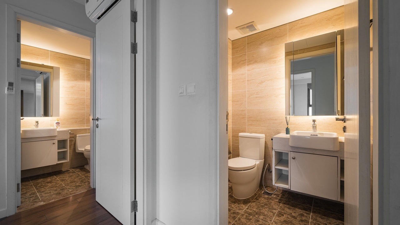 Photo of Bathroom in Trung Hoa Nhan Chinh